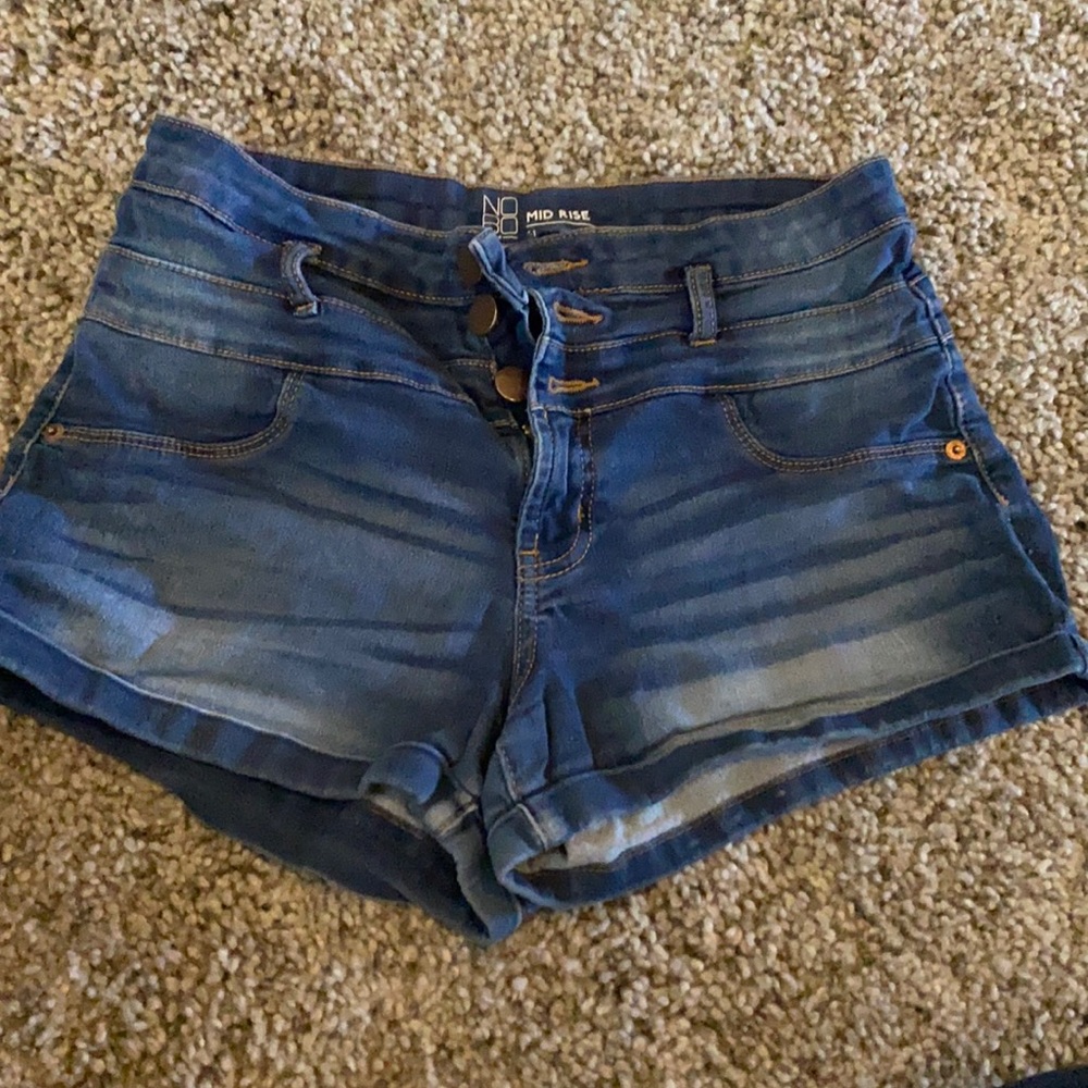 Mid rise Jean Short
